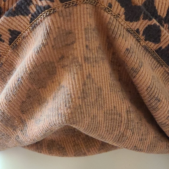 VS Ribbed Cheetah Tank - Picture 8 of 10